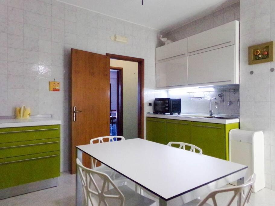Fronte Mare Appartement Molfetta Buitenkant foto